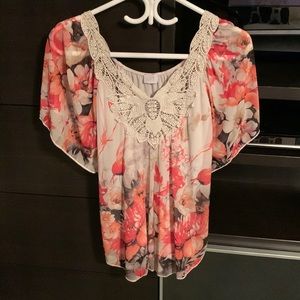 💥3/$20💥 Pullover floral blouse